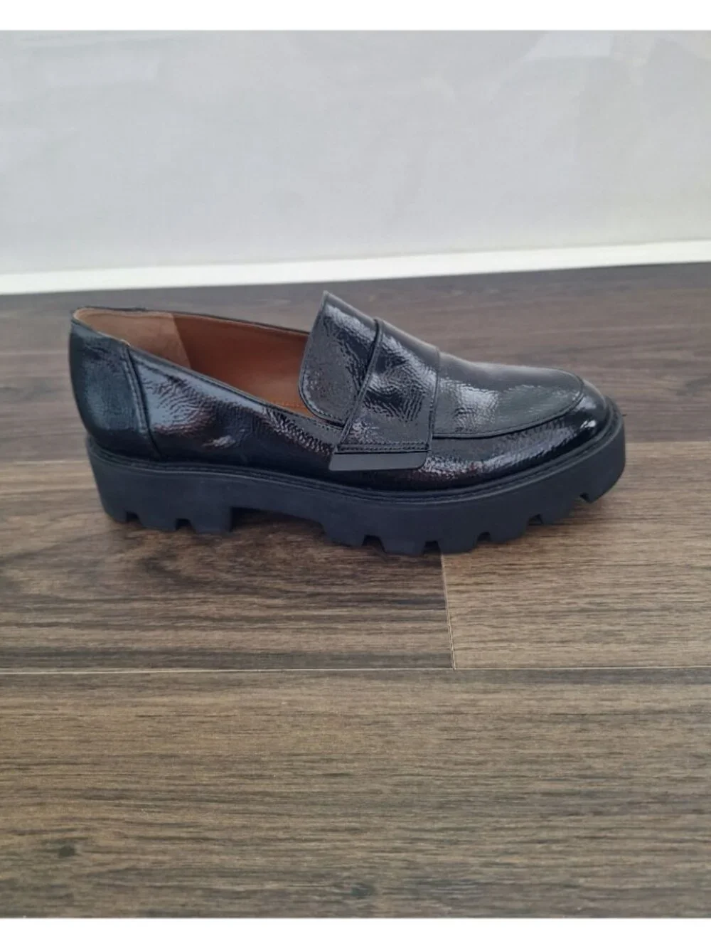 NWOT Franco Sarto Brindy Patent Leather Size 8.5 Loafers Black Lug Sole Slip On